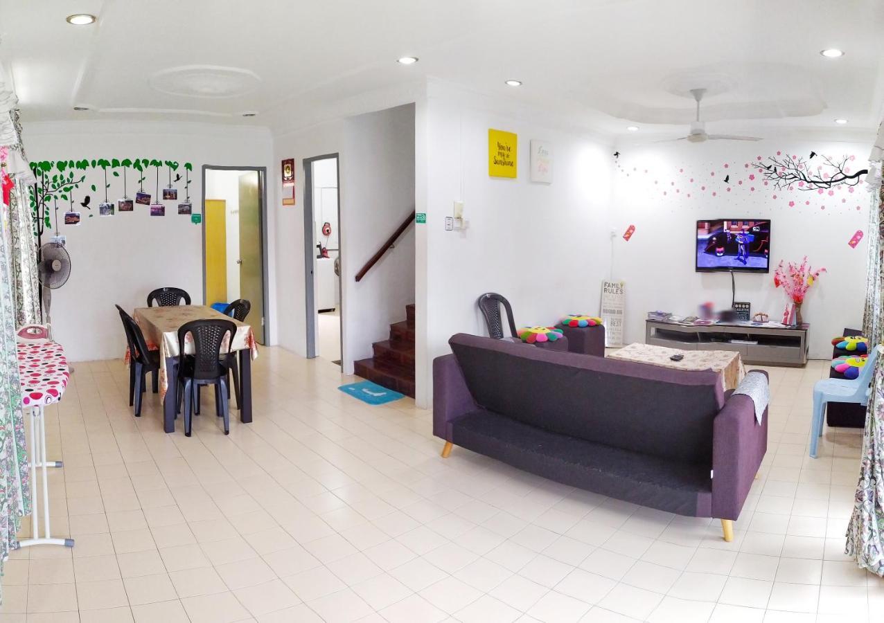 H Homestay Sibu - 1000Mbps 1Gbps Wifi, Astro & Auto Gate Parking Semi Detached House! ภายนอก รูปภาพ